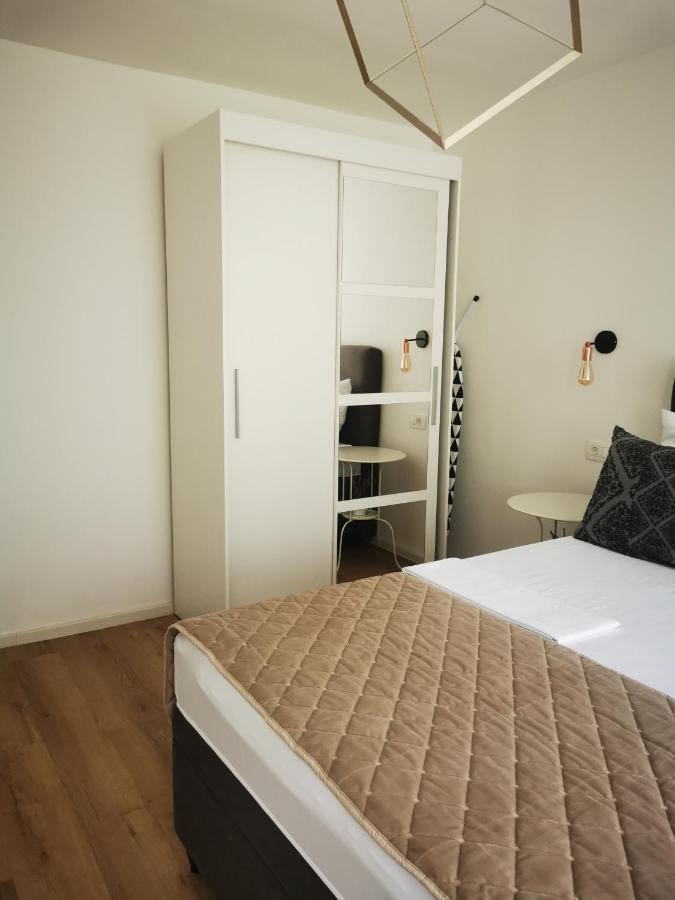 City Center Apartment Bravos Макарска Экстерьер фото
